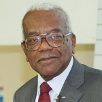 Veteran ITN broadcaster Sir Trevor McDonald urges students to never settle for being second best