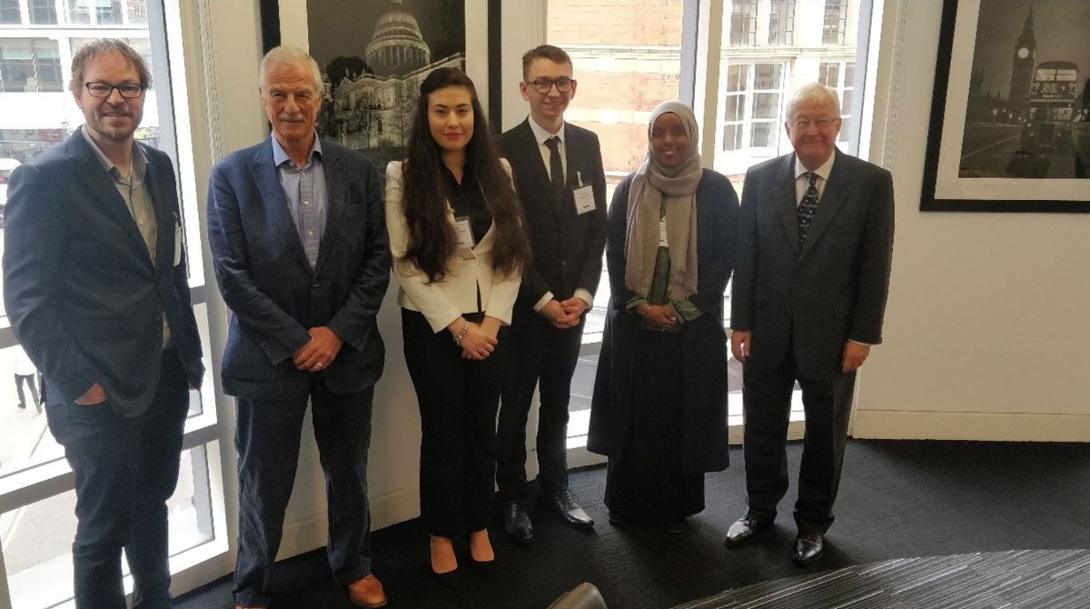 Alumnus Robert Rakison hosts law students ahead of the International Criminal Court Moot competition in The Hague
