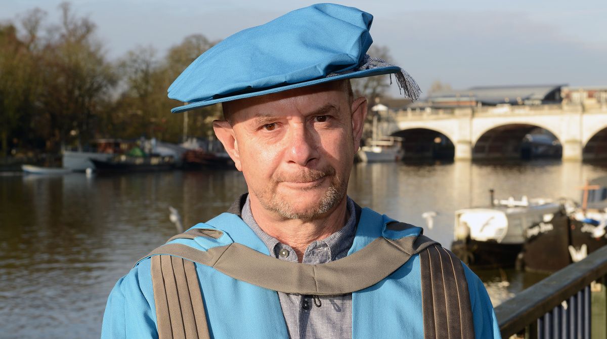 Kingston University names best-selling author and Oscar-nominated screenwriter Nick Hornby Honorary Doctor of Arts