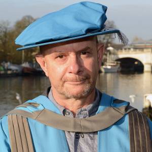 Kingston University names best-selling author and Oscar-nominated screenwriter Nick Hornby Honorary Doctor of Arts