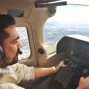Kingston alumnus takes students out of the classroom and into the sky
