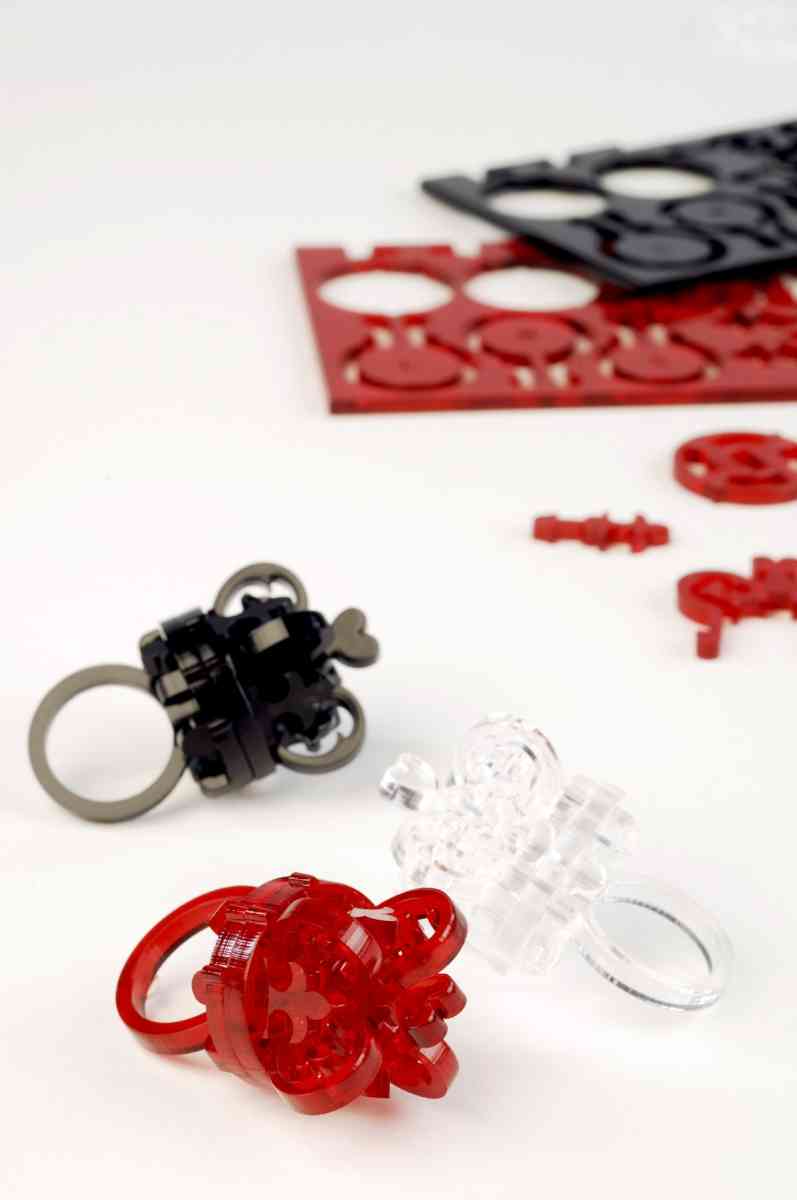 Rentaro Nishimura: Laser cut acrylic ring - Self-assembly acrylic ring using laser-cutting process.