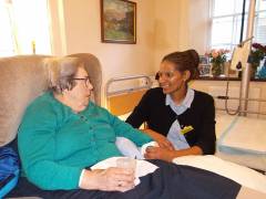 New style of community nursing improves care for patients with complex needs, Kingston Universityand St George's, University of London researchers find  