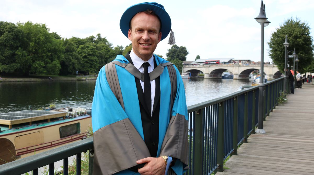 Acclaimed novelist and screenwriter Matt Haig shares top tips on life after graduation as he receives honorary degree from Kingston University 