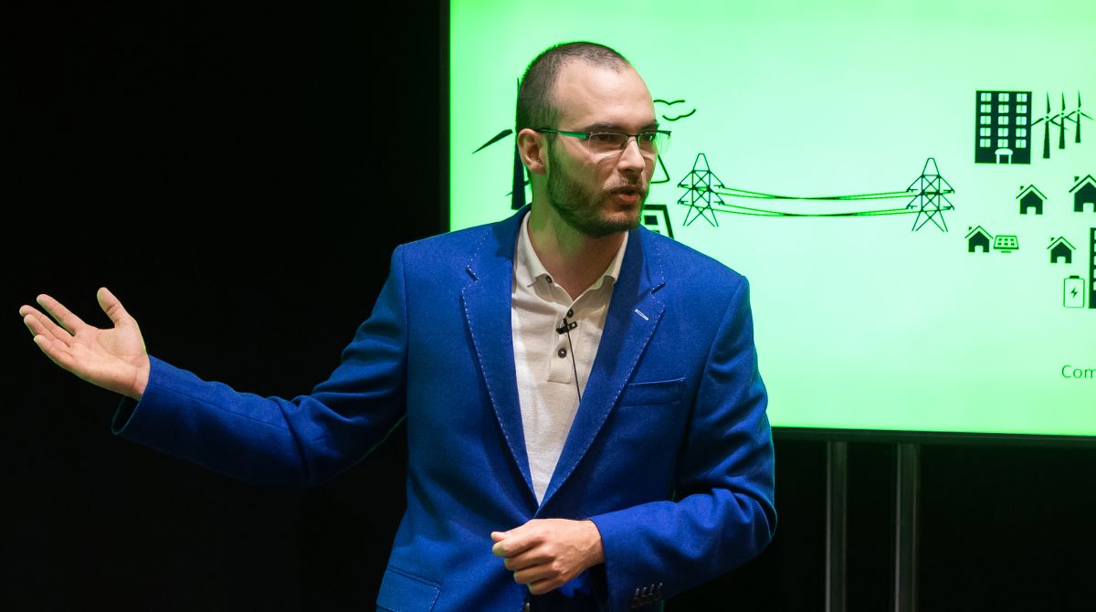 Combating climate change: Kingston University PhD student's renewable energy research wins plaudits in Three Minute Thesis competition