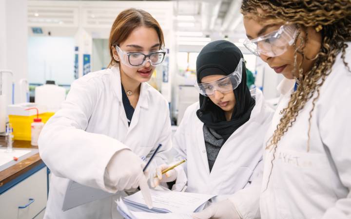 Cross-faculty collaboration sees Kingston University students drive innovation and tackle real-world pharmaceutical challenges