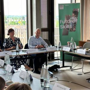 Kingston Universityhosts future skills roundtable with Shadow Minister for Business and Industry, filmmaker Lord David Puttnam and business leaders from across economy