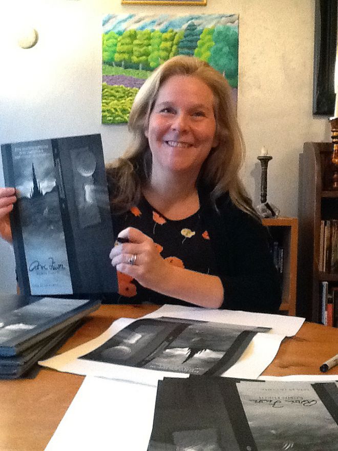 Robin Furth with a copy of her book Stephen King\'s The Dark Tower: The Complete Concordance.