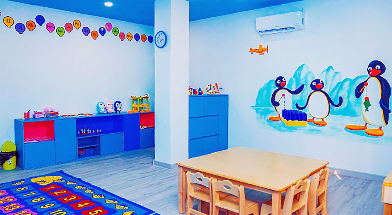 A picture of a Pingu classroom.