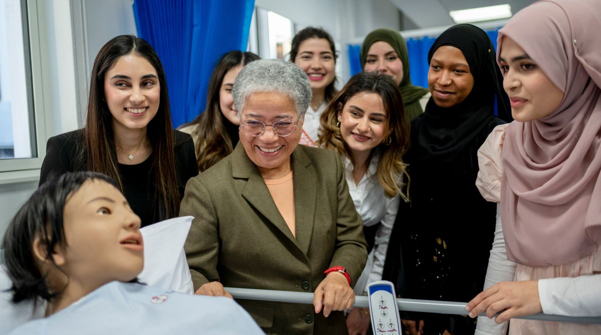 Healthcare pioneer Dame Elizabeth Anionwu opens ؿζSM's state-of-the-art immersive pharmacy skills simulation suites