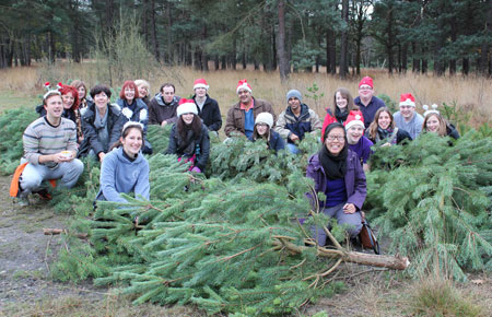 Volunteers across various departments of the University came together to get involved in the sustainable Christmas tree chop.